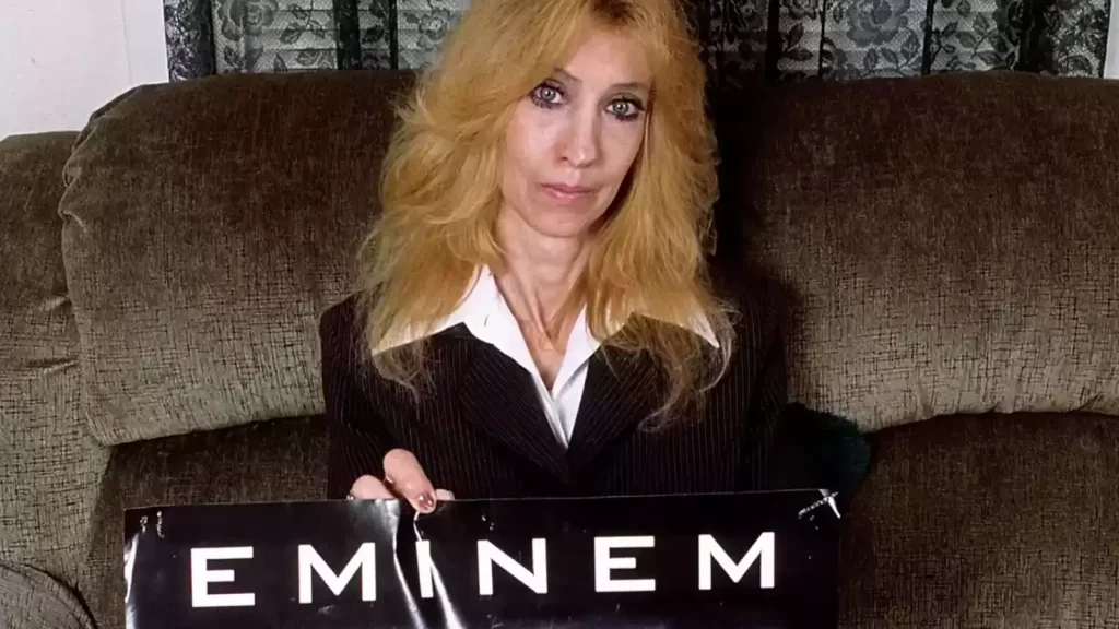 Debbie Nelson Net Worth – Her Earnings & Career